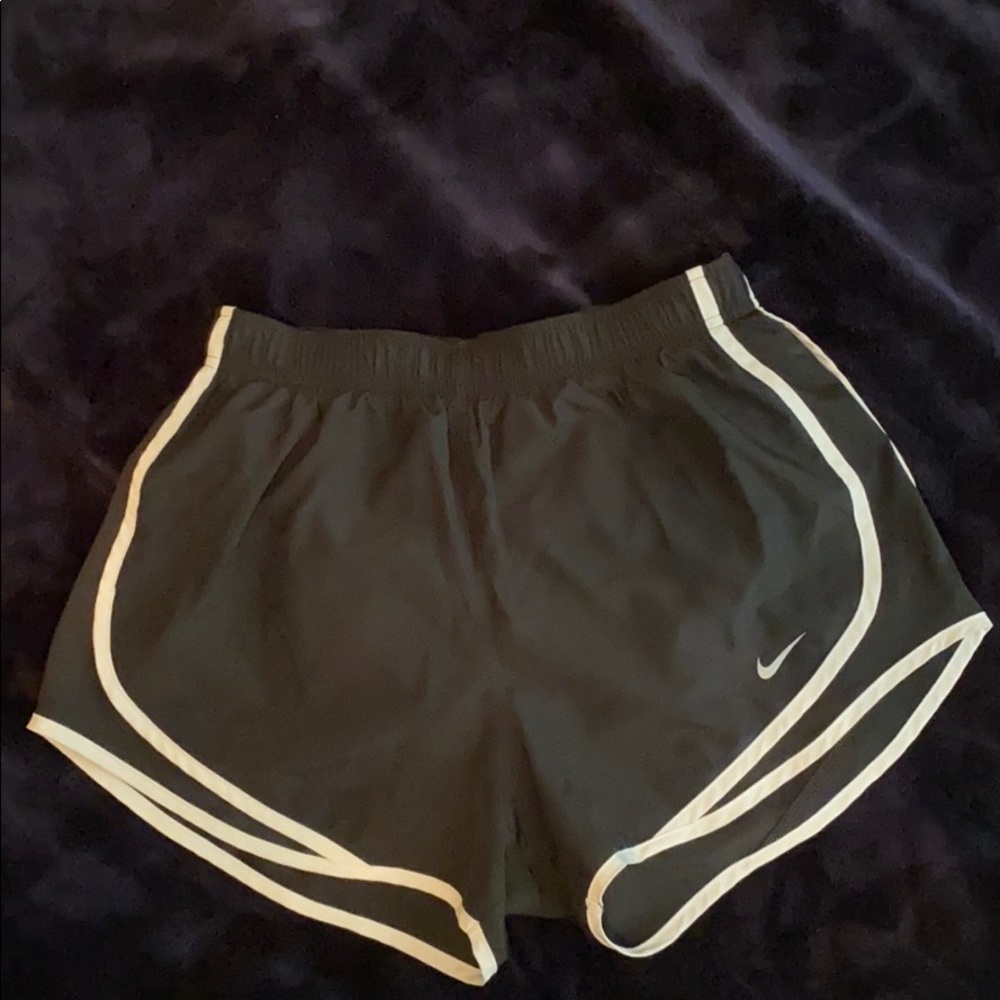 Nike running short